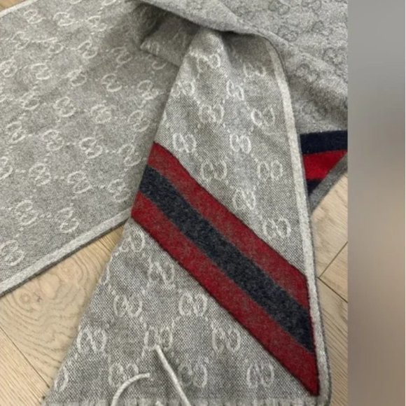 Authentic GUCCI GG Wool Monogram Scarf (Red/Blue/Gray) - Picture 3 of 3